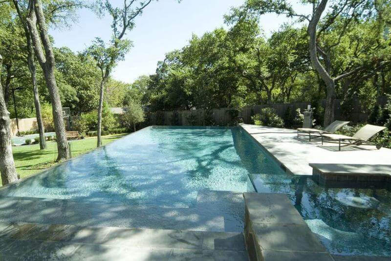 The side view of an infinity pool